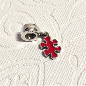 Pandora Moments : Red puzzle dangle